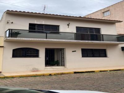 Casa para Venda, em Cachoeira do Sul, bairro Centro, 3 dormitórios, 3 banheiros, 1 suíte, 2 vagas